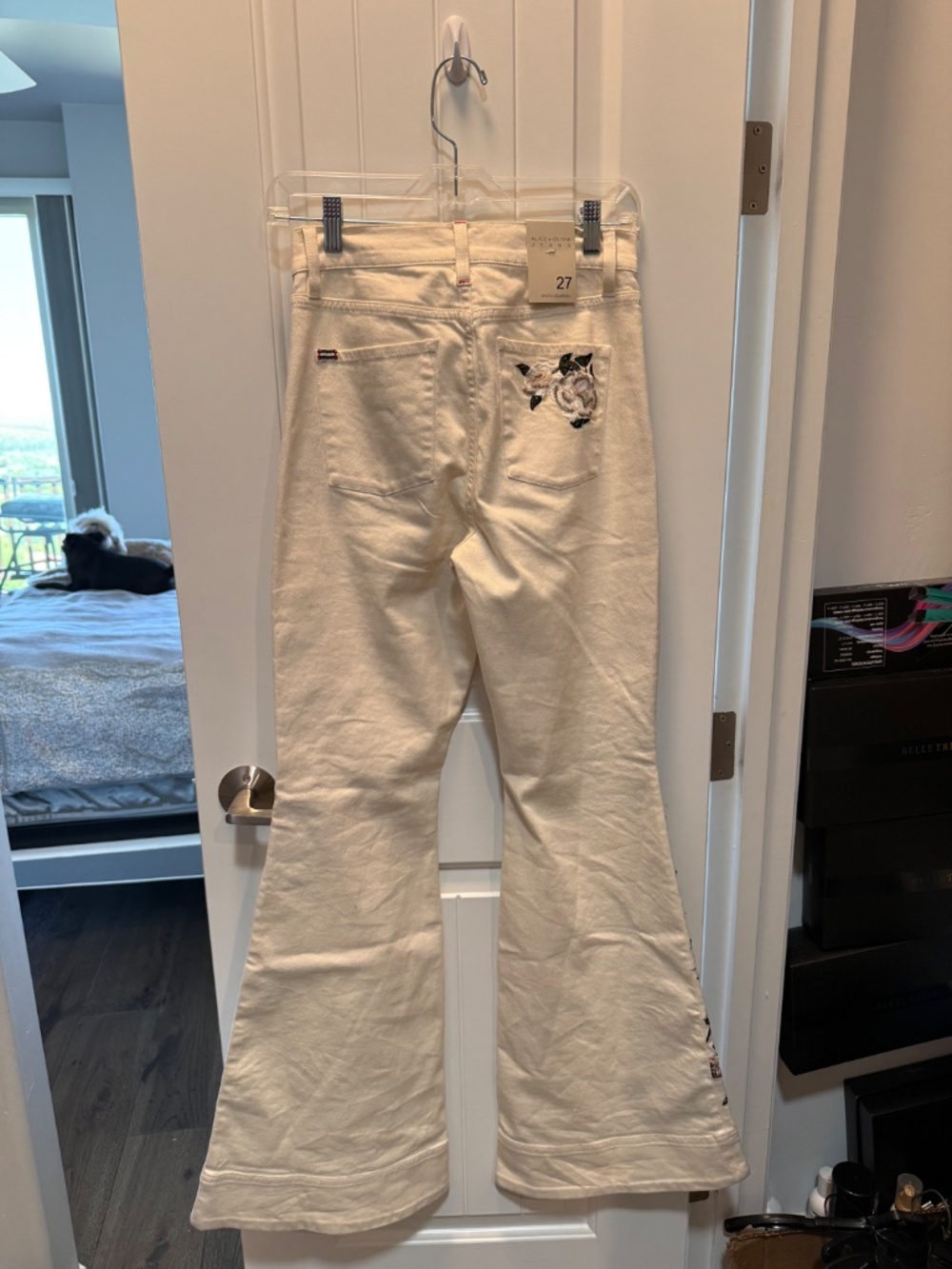 Beautiful embroidered beaded Jeans size 27 - Picture 7 of 8